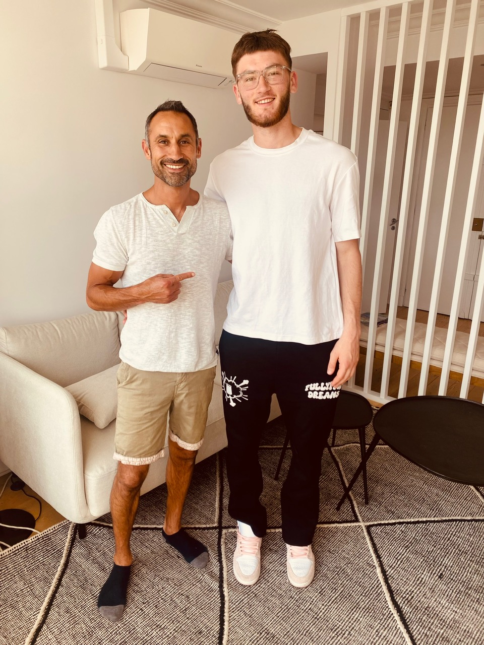 Ewen Jaouen Stade de Reims équipe de France espoir avec l'ostéopathe Lémard-Flavien Mourey Andrézieux-Bouthéon