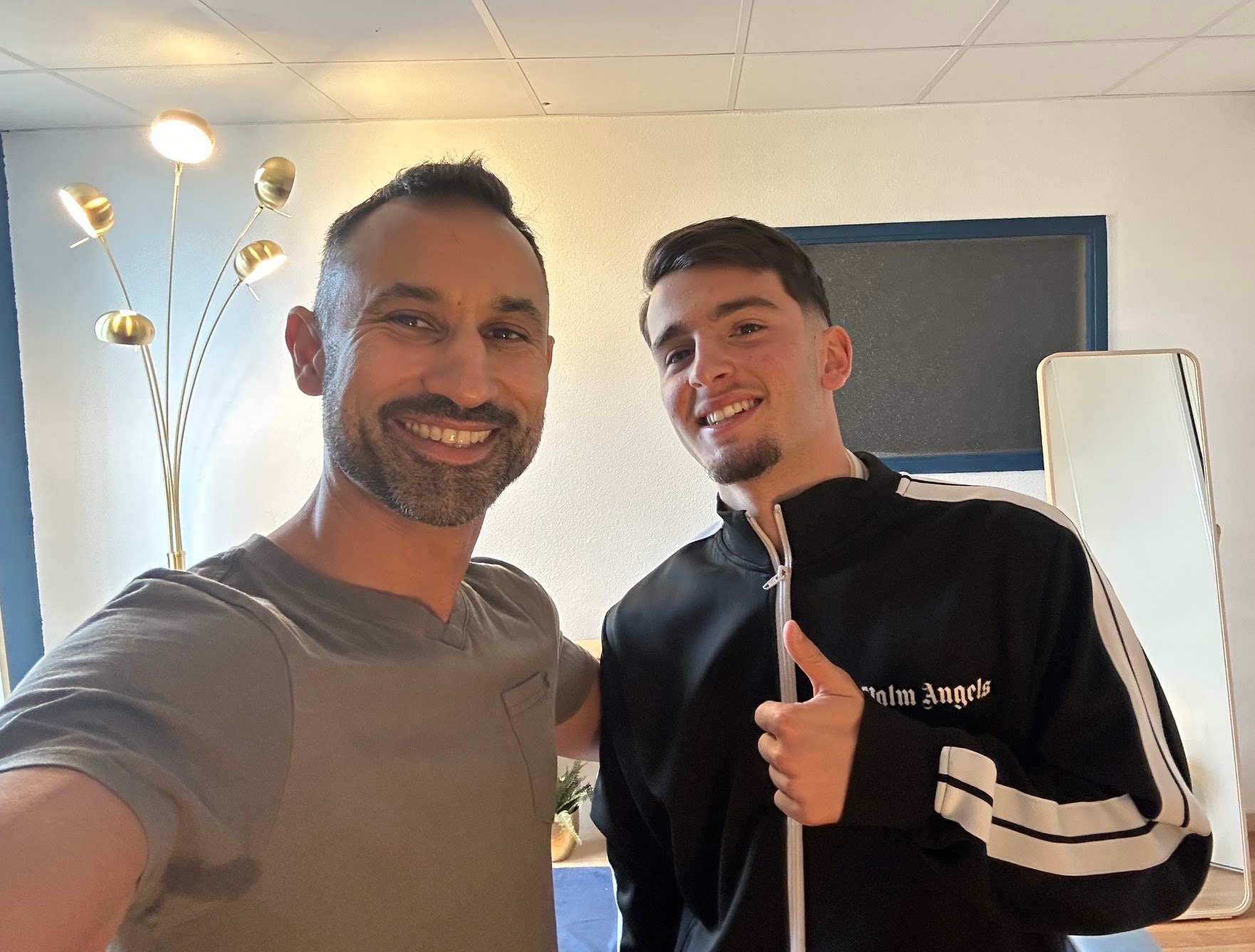 Tiago Goncalves Olympique Lyonnais Football avec l'ostéopathe Lémard-Flavien Mourey Andrézieux-Bouthéon